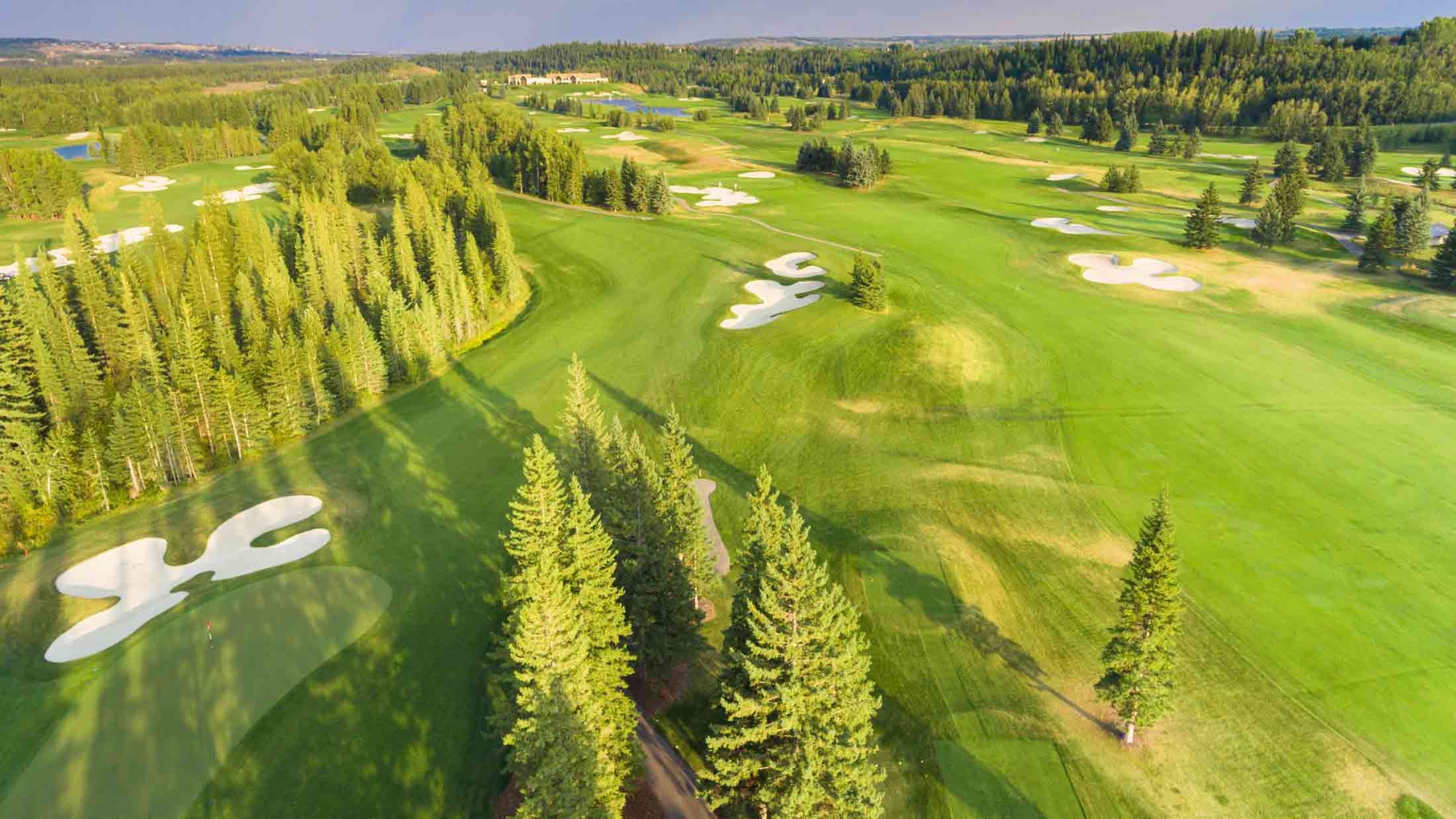 An aerial view of the Glencoe Golf & Country Club